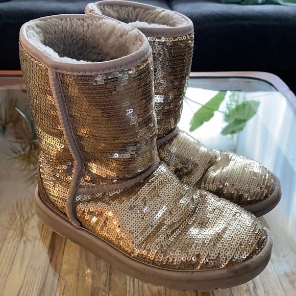 UGG Classic Short Sequin Boot grey sparkle size 6 - Picture 1 of 8